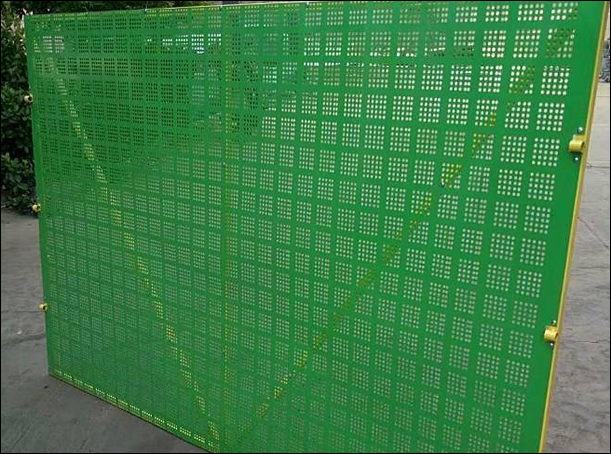 Galvanized steel, polished and painted metal mesh panels for building perimeter scaffold safety protection